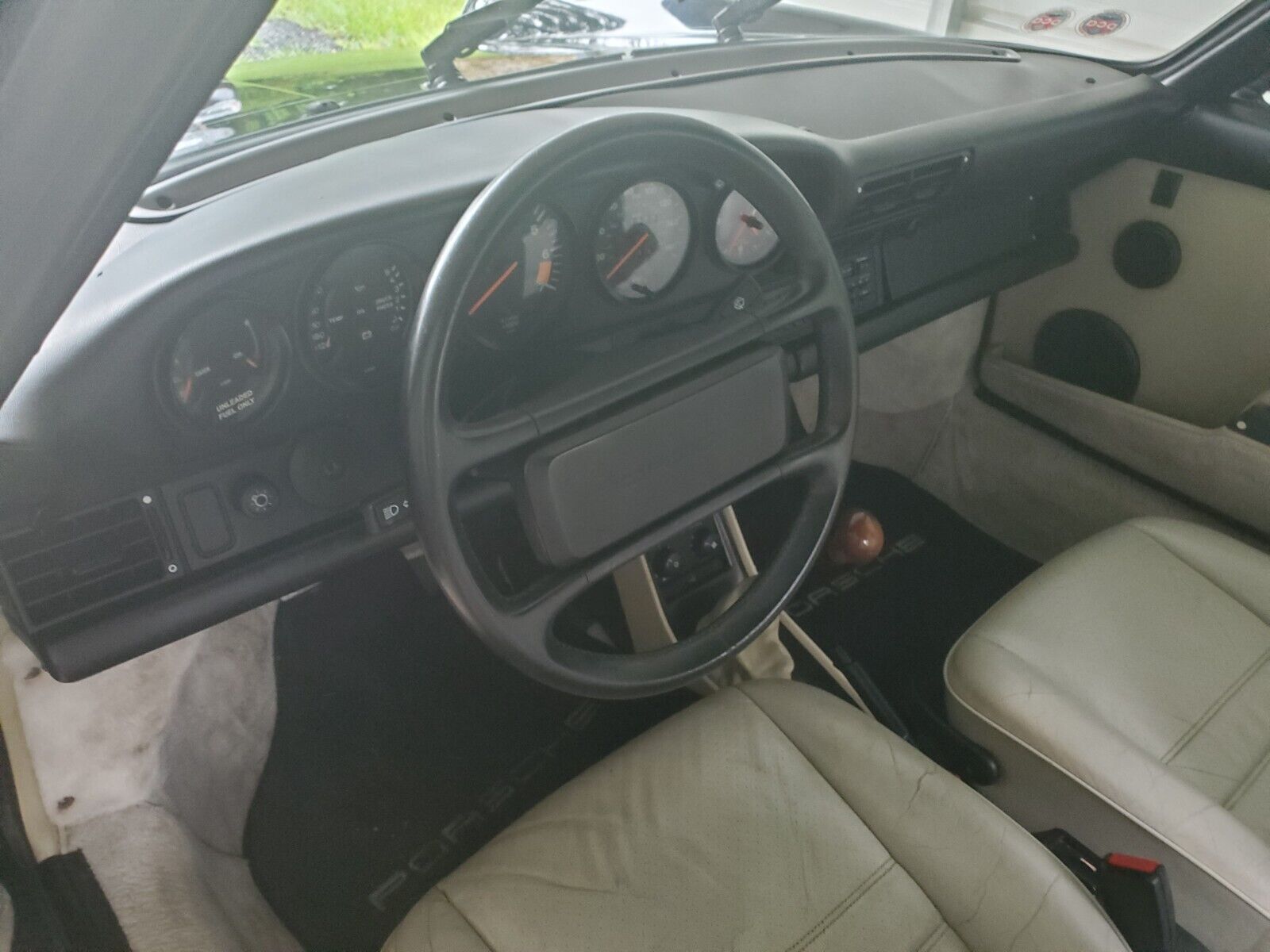Porsche-911-1988-Convertible-25