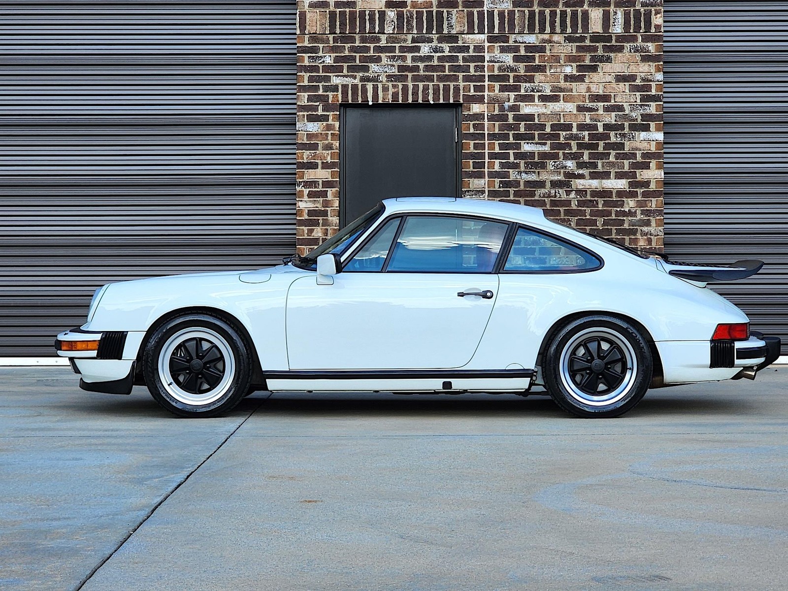 Porsche-911-1988-Coupe-1