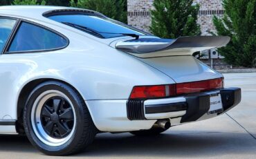 Porsche-911-1988-Coupe-10