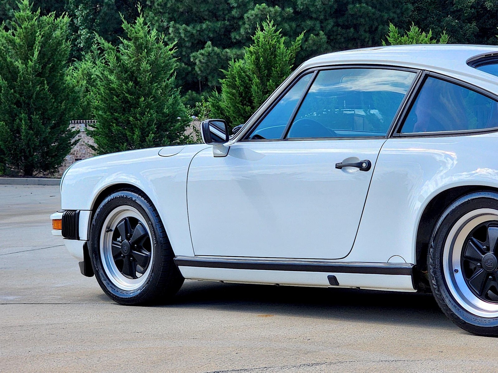 Porsche-911-1988-Coupe-11