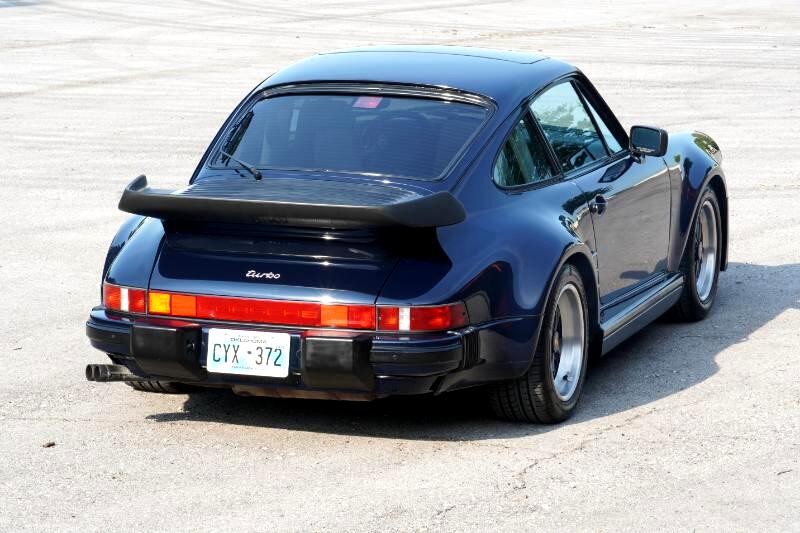 Porsche-911-1988-Coupe-12