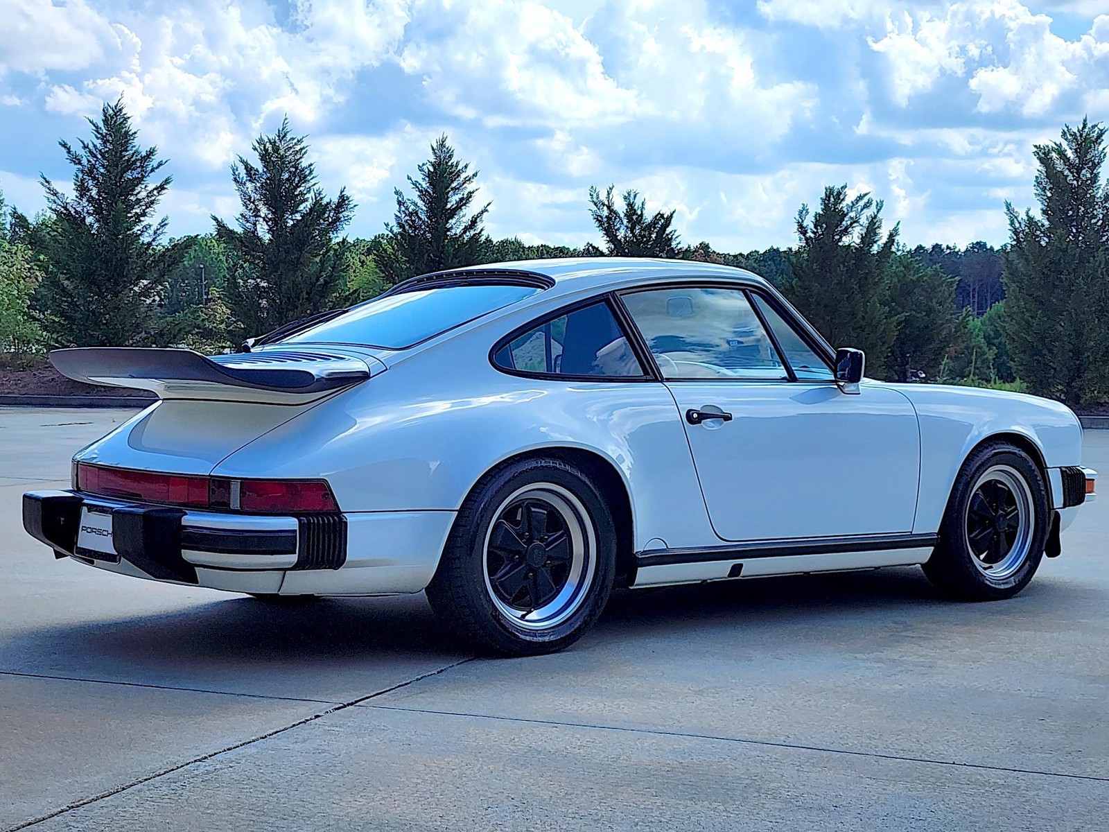 Porsche-911-1988-Coupe-15