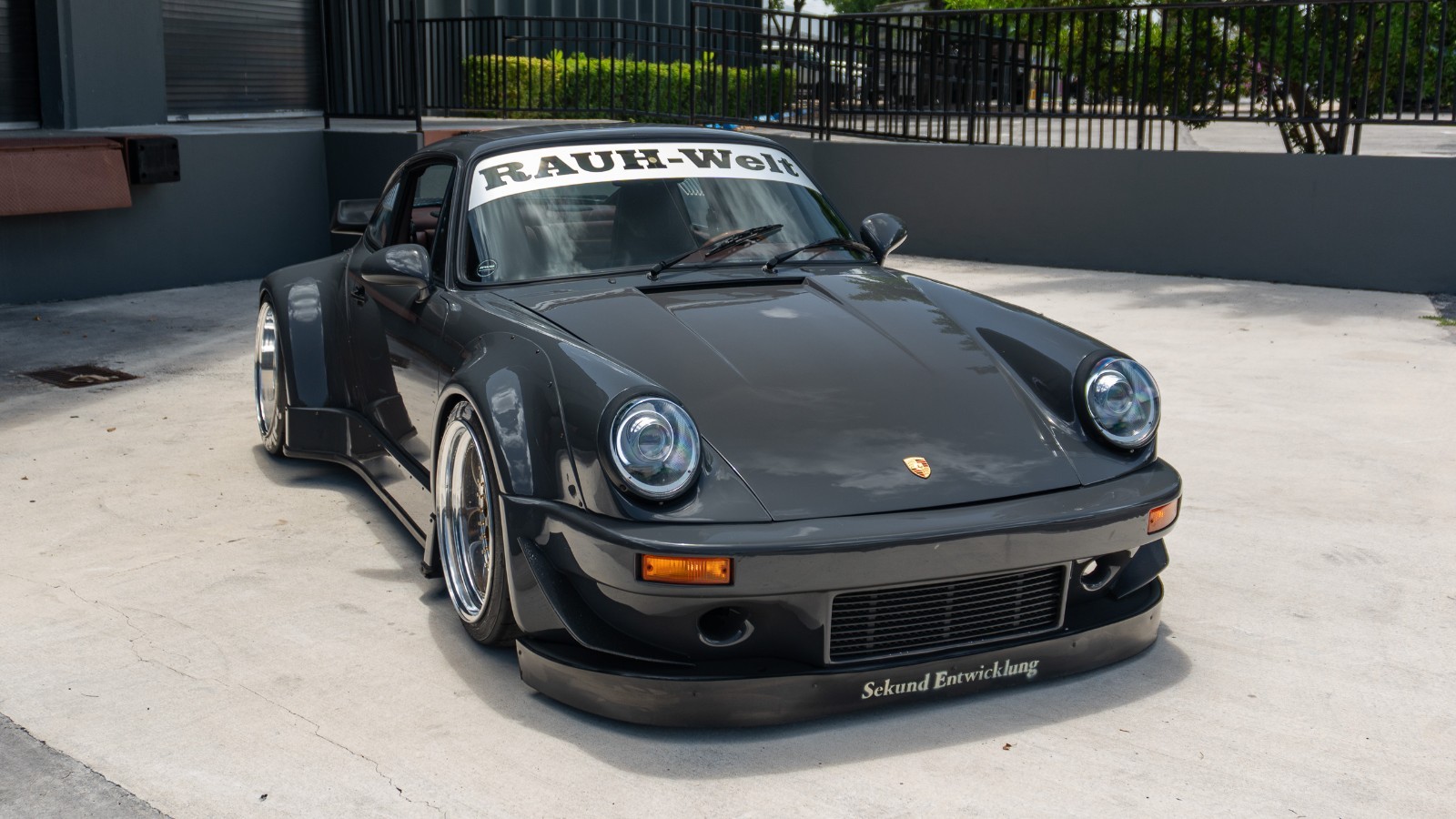 Porsche-911-1988-Coupe-16