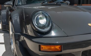 Porsche-911-1988-Coupe-17