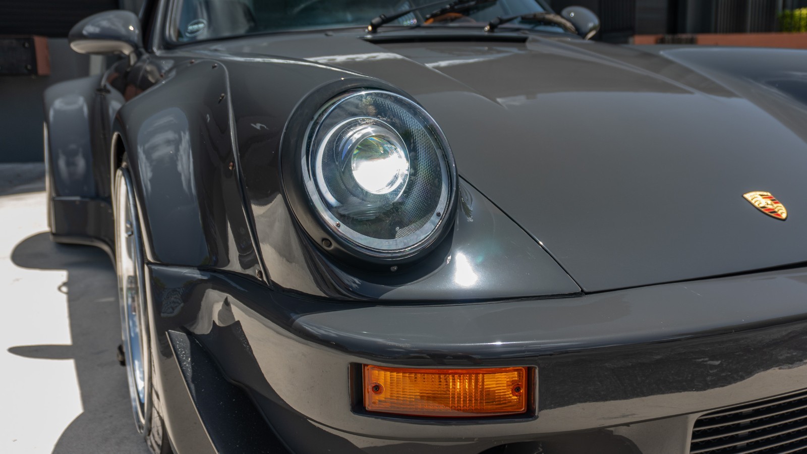 Porsche-911-1988-Coupe-17