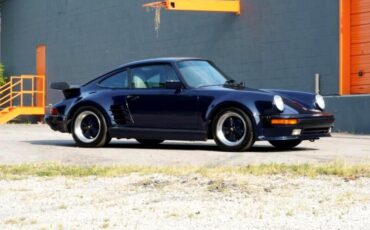 Porsche-911-1988-Coupe-17