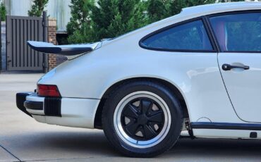 Porsche-911-1988-Coupe-18