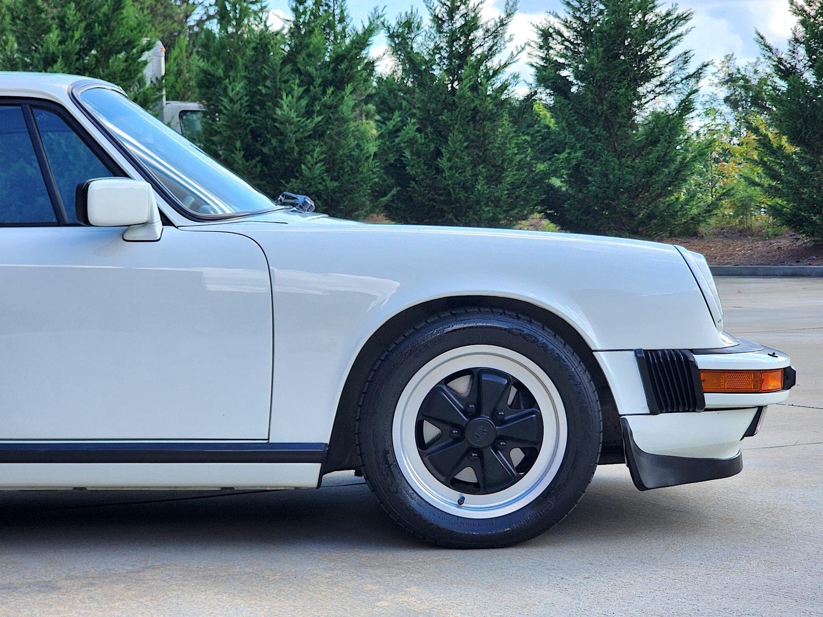 Porsche-911-1988-Coupe-19