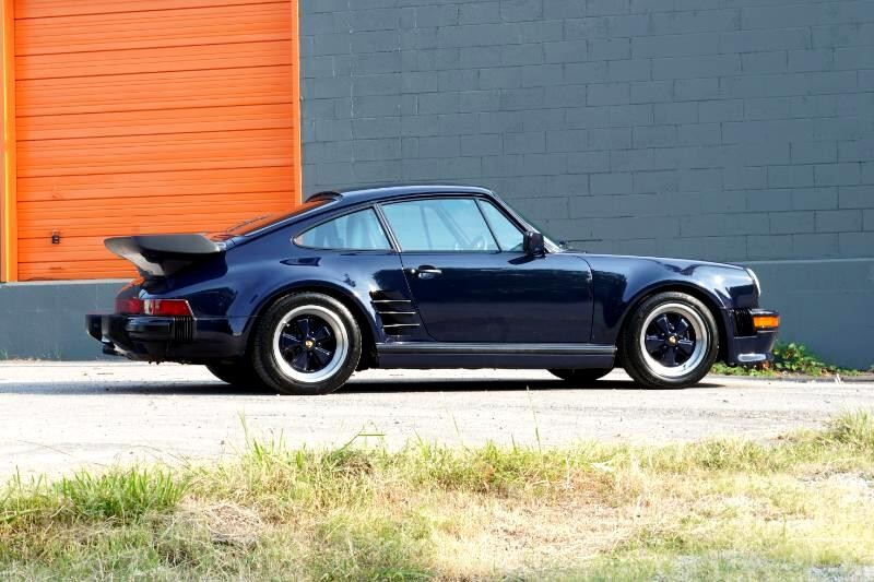 Porsche-911-1988-Coupe-19