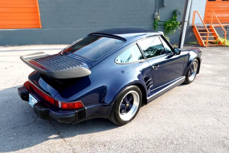 Porsche-911-1988-Coupe-22