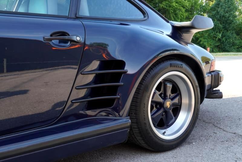 Porsche-911-1988-Coupe-23
