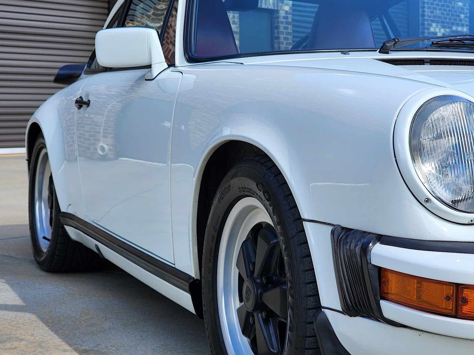 Porsche-911-1988-Coupe-25