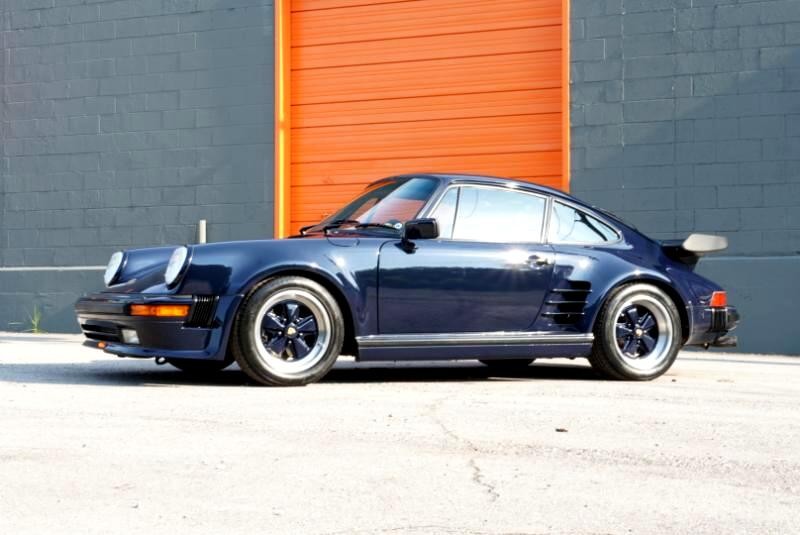 Porsche-911-1988-Coupe-26