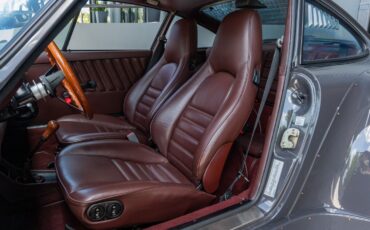 Porsche-911-1988-Coupe-27