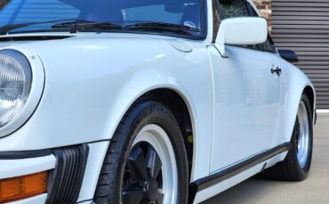 Porsche-911-1988-Coupe-28