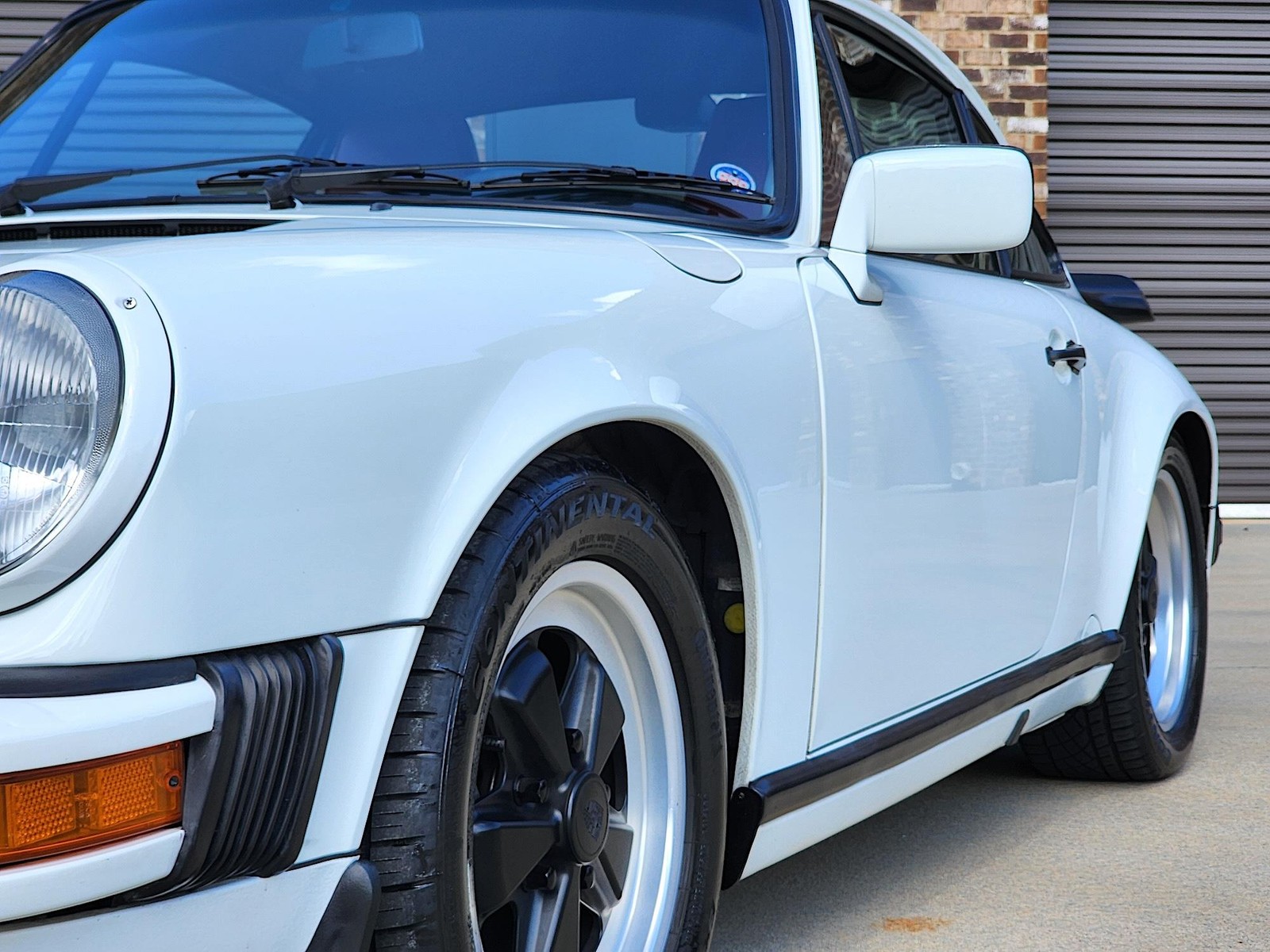 Porsche-911-1988-Coupe-28