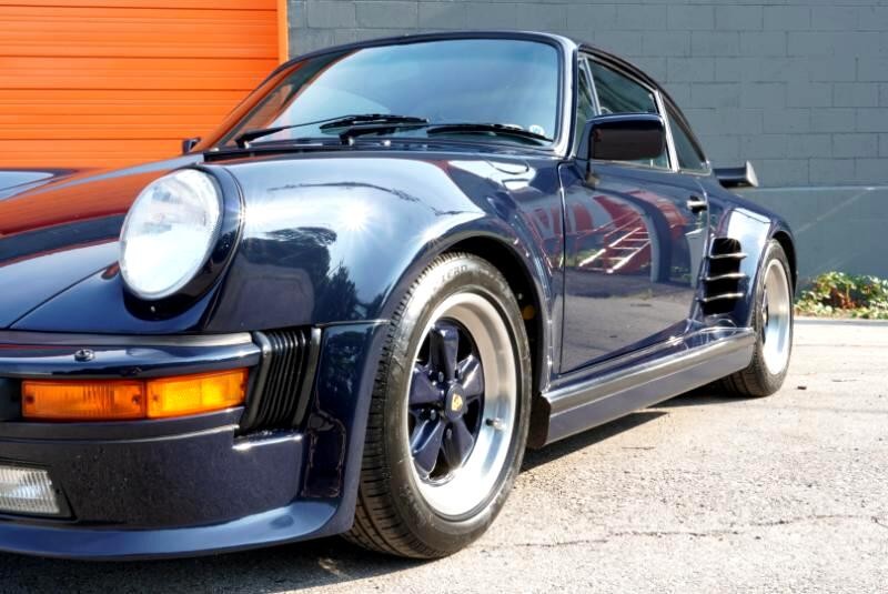 Porsche-911-1988-Coupe-30