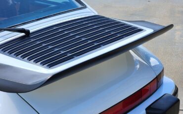 Porsche-911-1988-Coupe-31