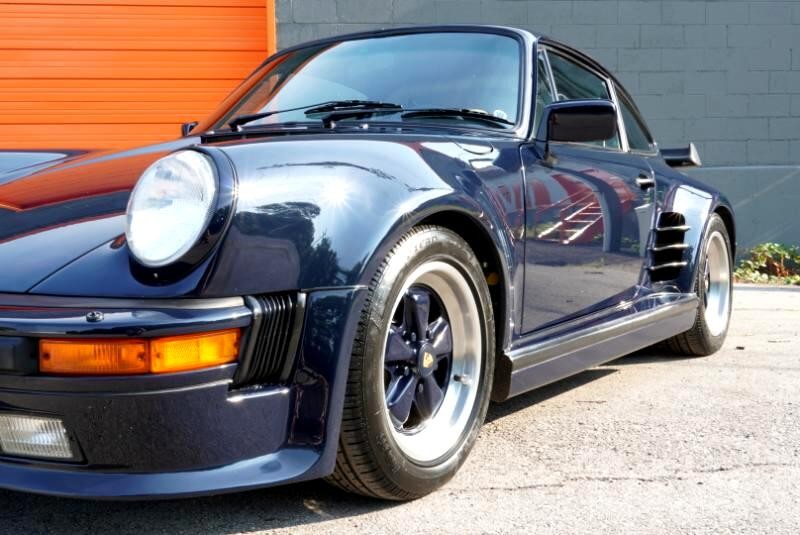 Porsche-911-1988-Coupe-31