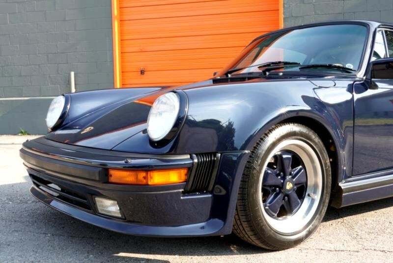 Porsche-911-1988-Coupe-32