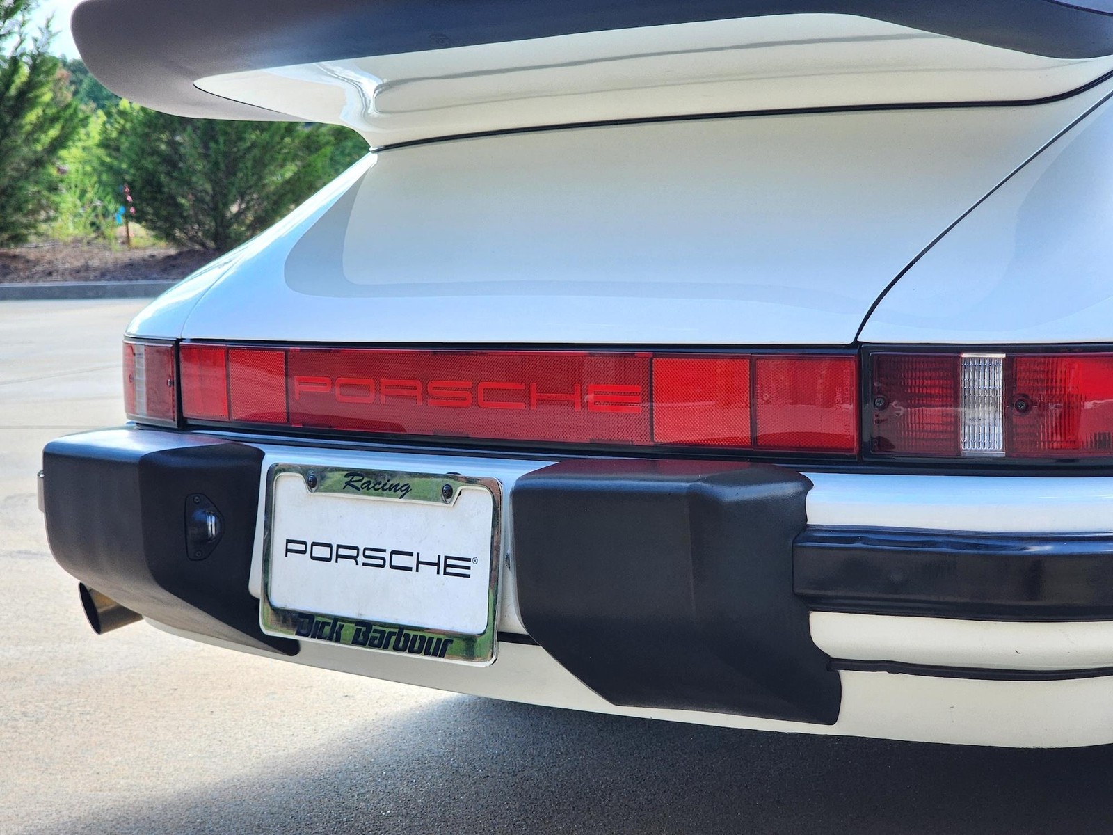 Porsche-911-1988-Coupe-33