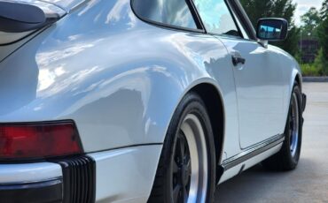 Porsche-911-1988-Coupe-34