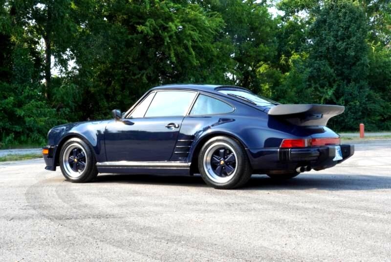 Porsche-911-1988-Coupe-34