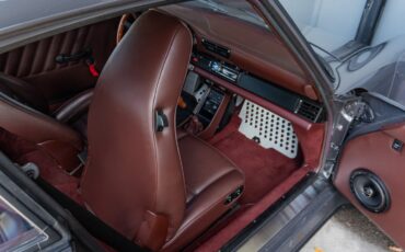 Porsche-911-1988-Coupe-35