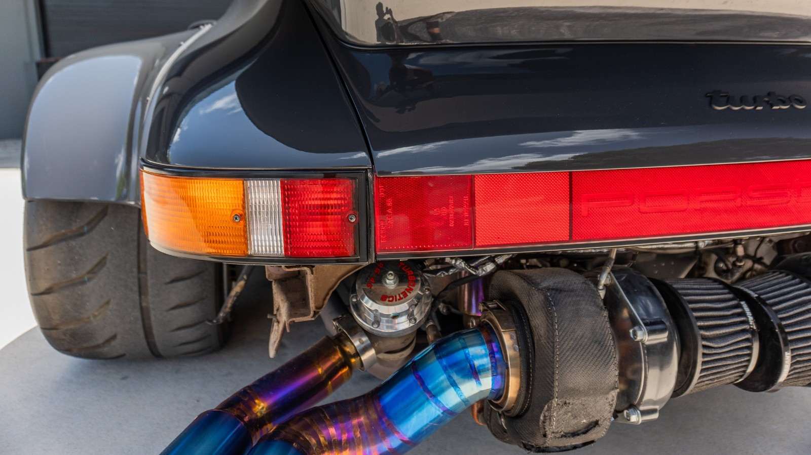 Porsche-911-1988-Coupe-38