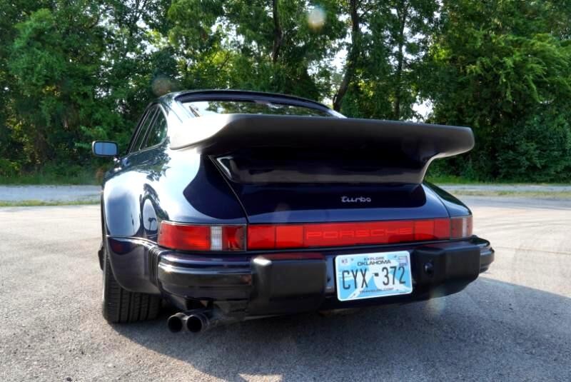 Porsche-911-1988-Coupe-38
