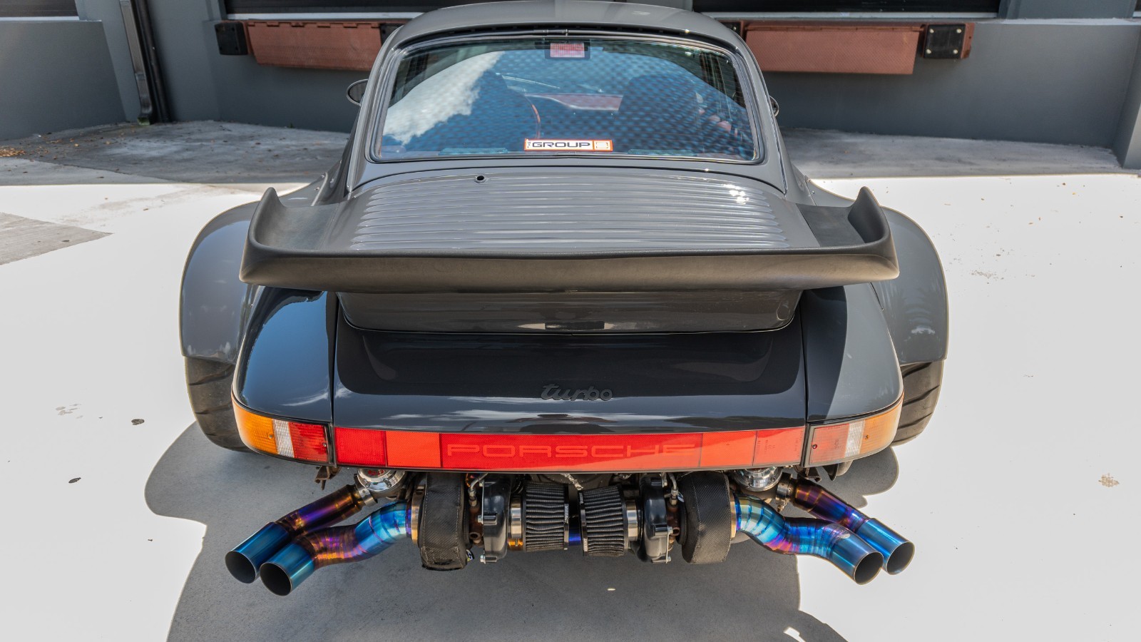 Porsche-911-1988-Coupe-39