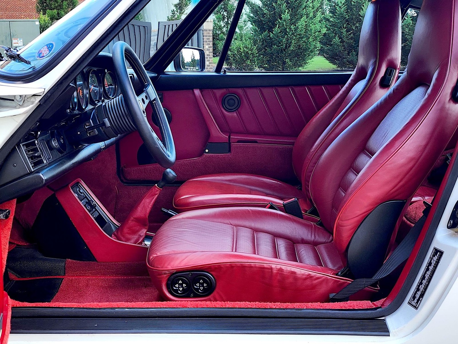 Porsche-911-1988-Coupe-39