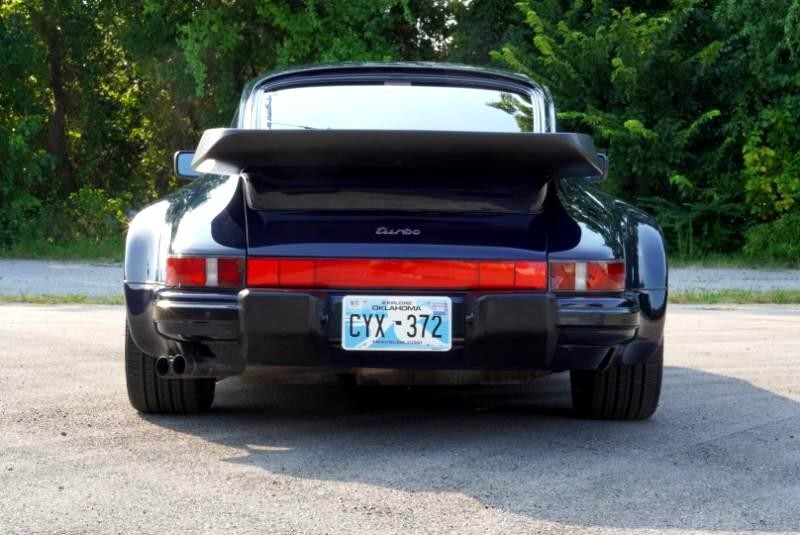 Porsche-911-1988-Coupe-39