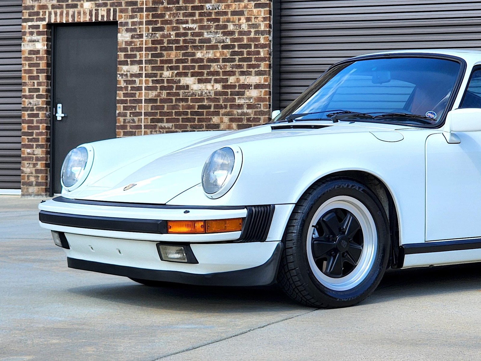 Porsche-911-1988-Coupe-6