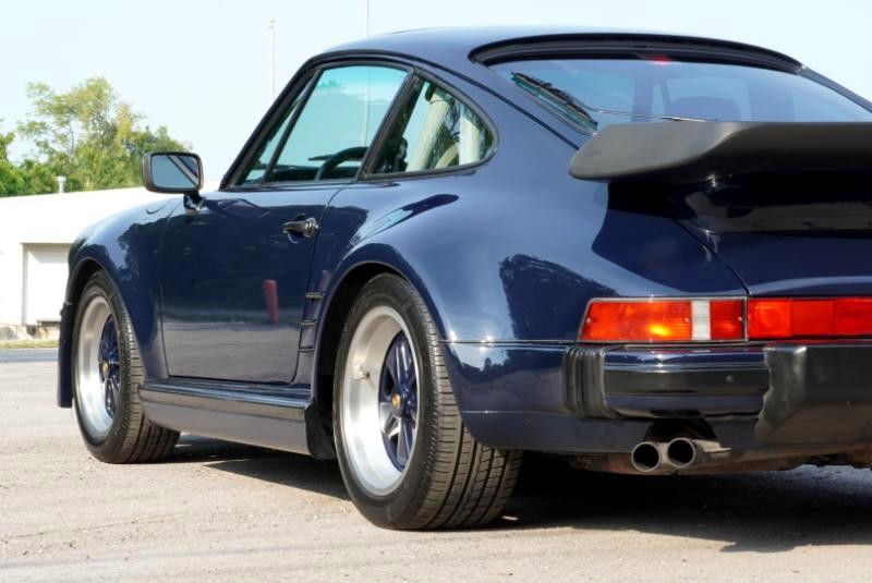 Porsche-911-1988-Coupe-7