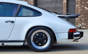 Porsche-911-1988-Coupe-9