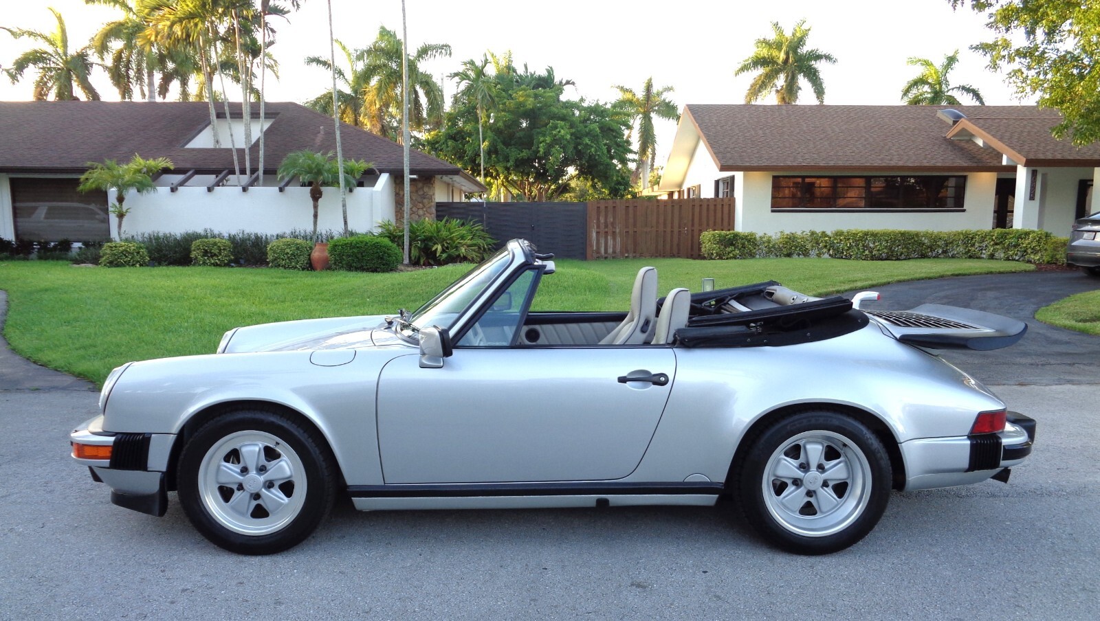 Porsche-911-1989-Convertible-1
