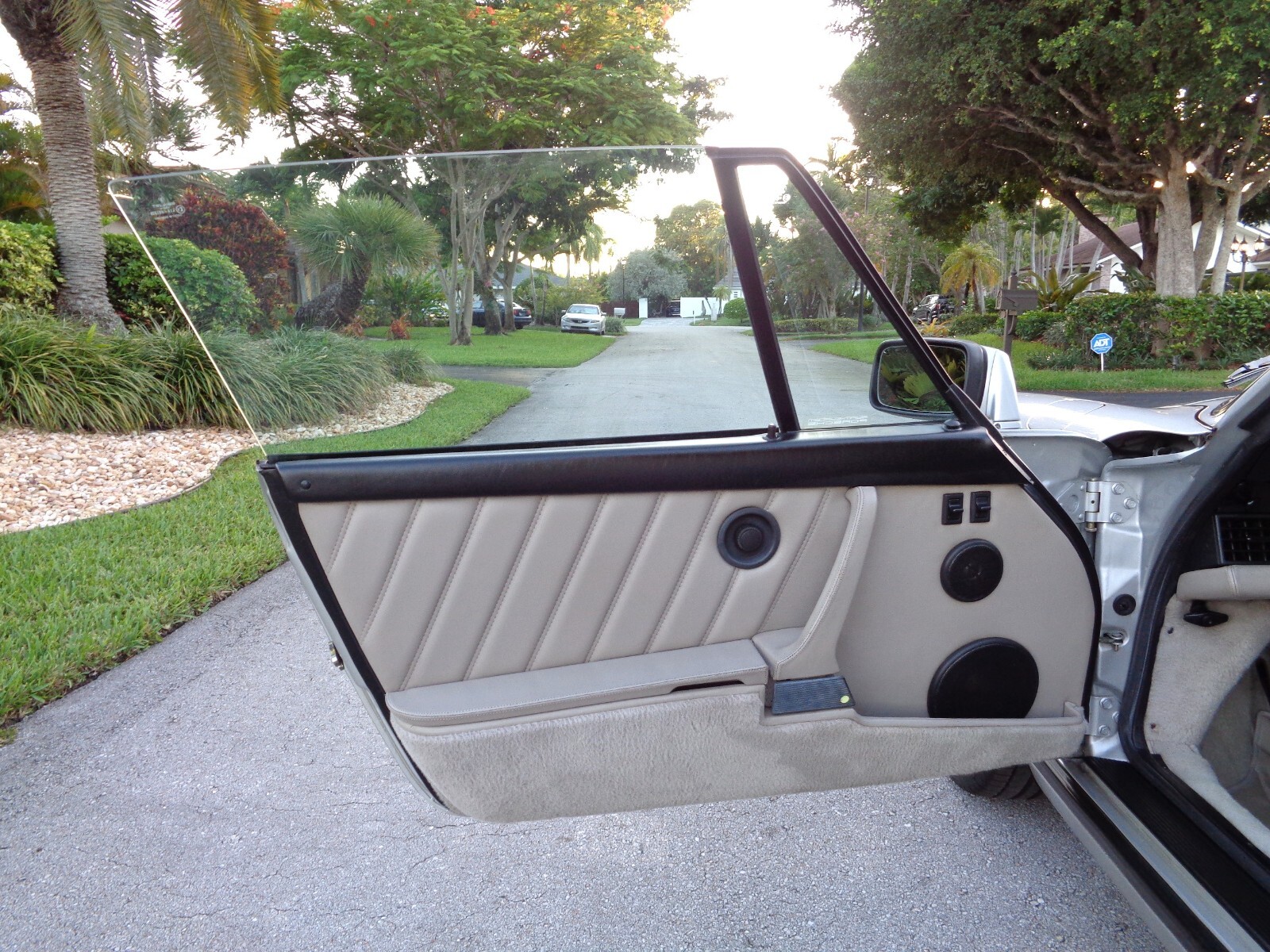 Porsche-911-1989-Convertible-14