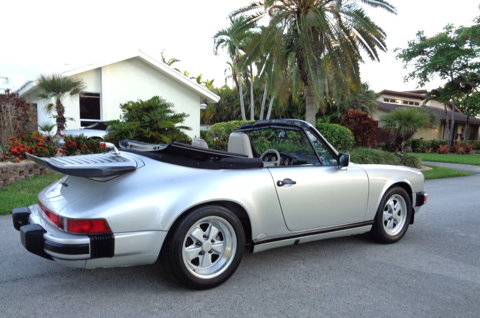 Porsche-911-1989-Convertible-8