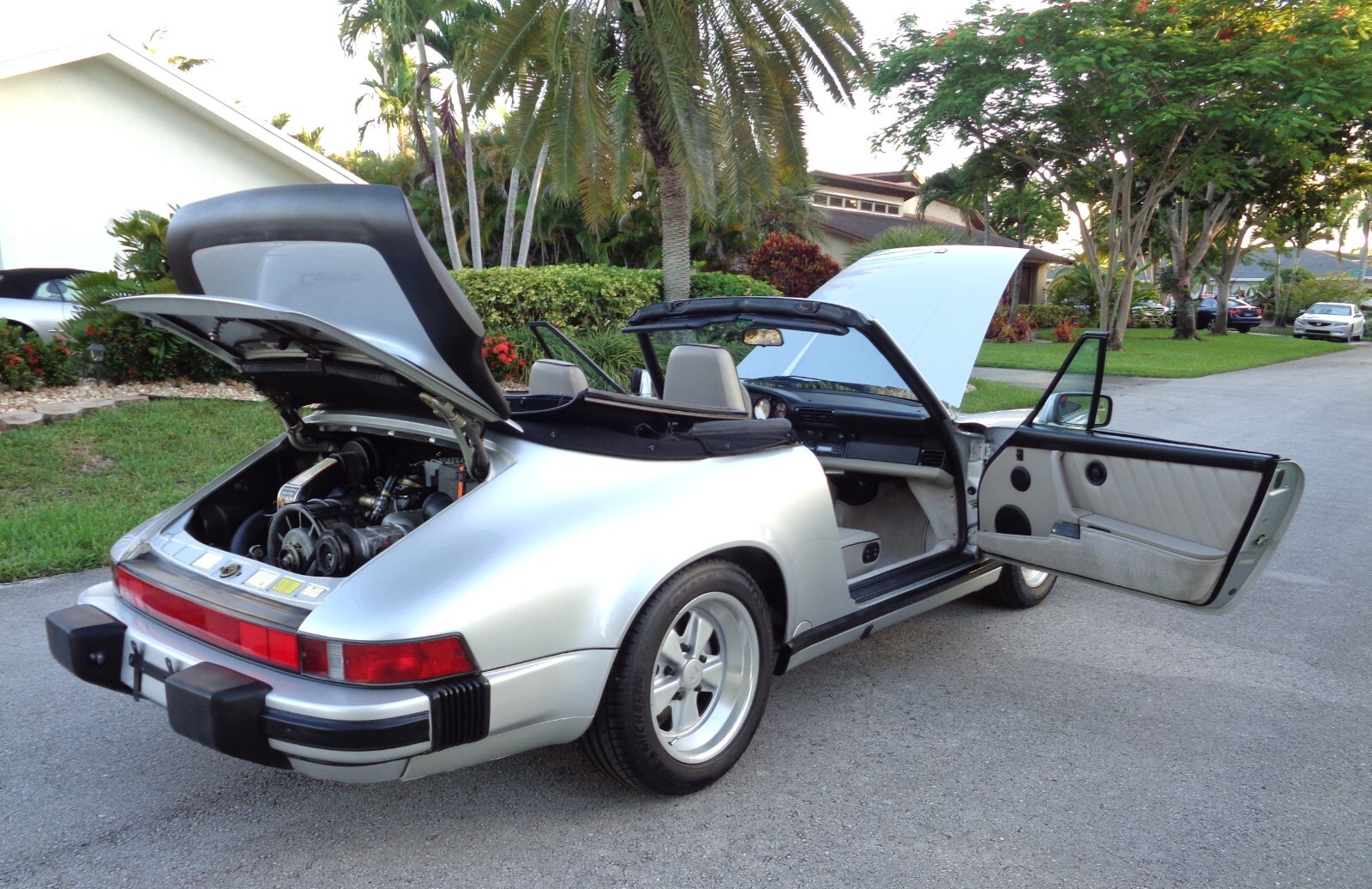 Porsche-911-1989-Convertible-9