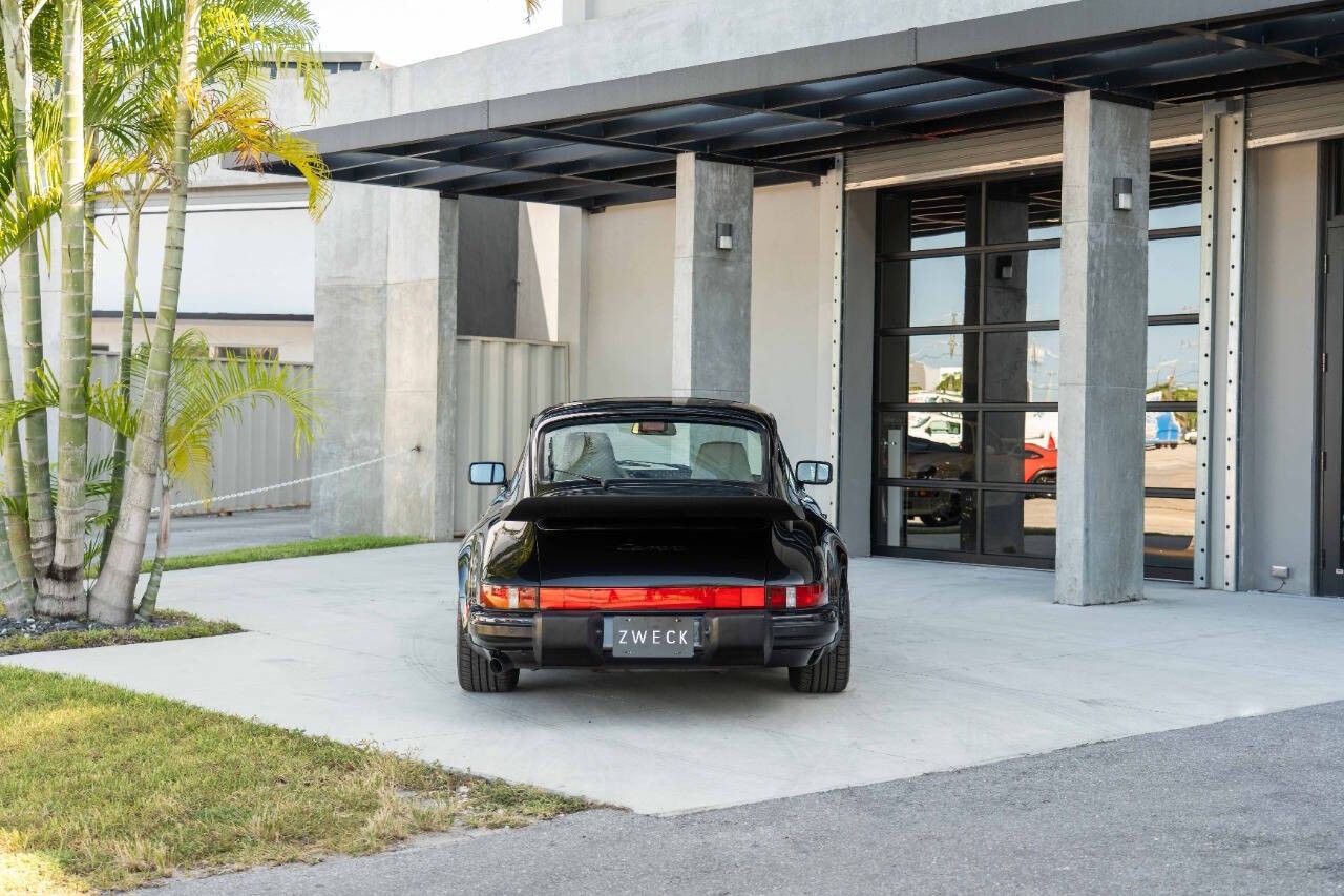 Porsche-911-1989-Coupe-11