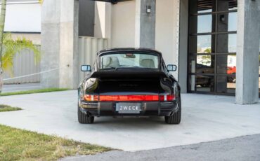 Porsche-911-1989-Coupe-12