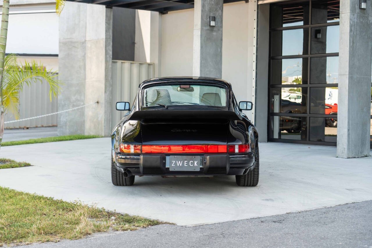 Porsche-911-1989-Coupe-12