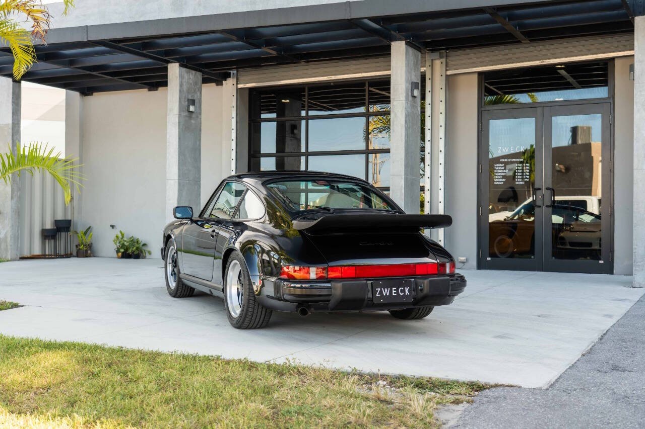 Porsche-911-1989-Coupe-13