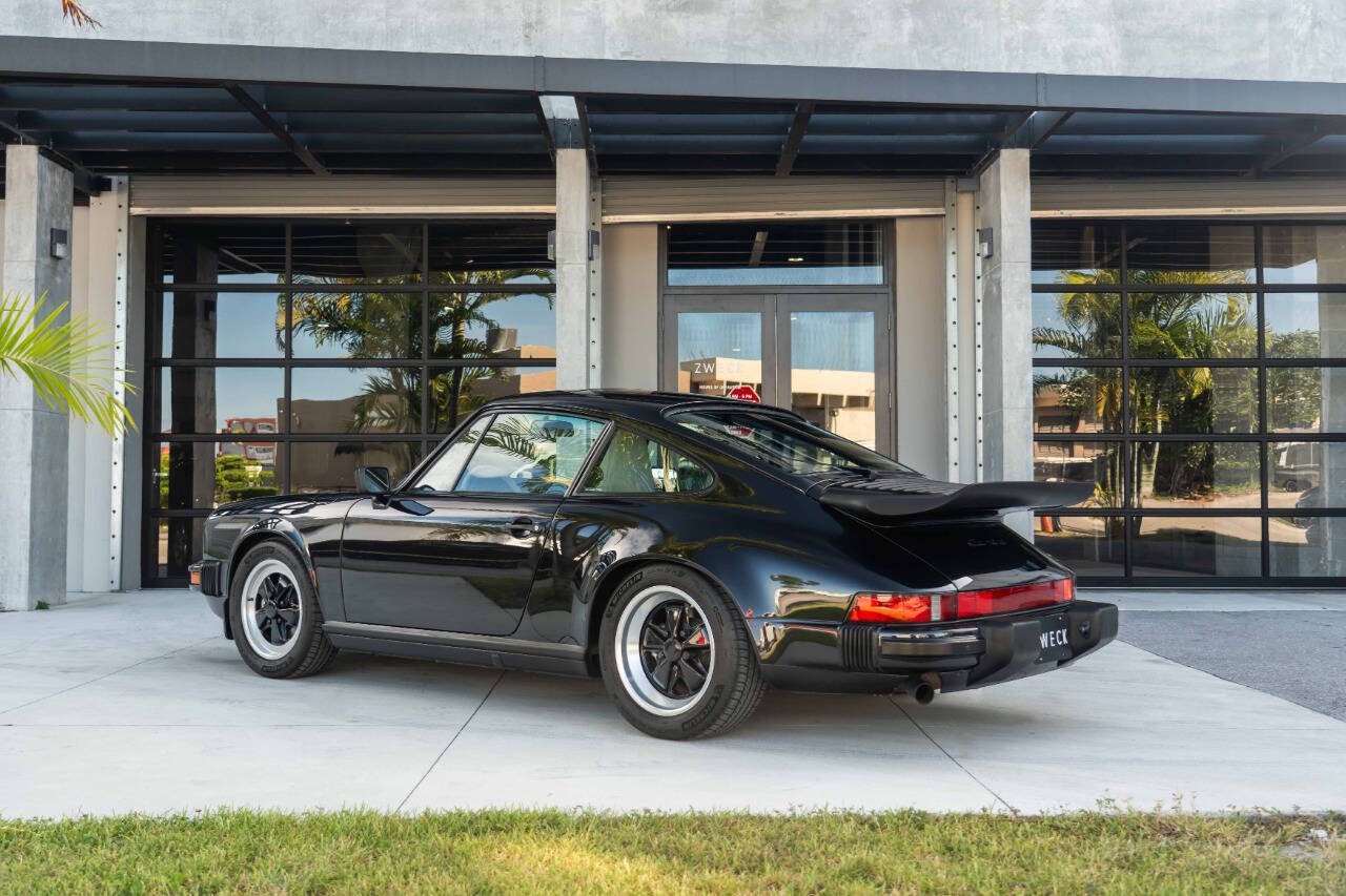 Porsche-911-1989-Coupe-16