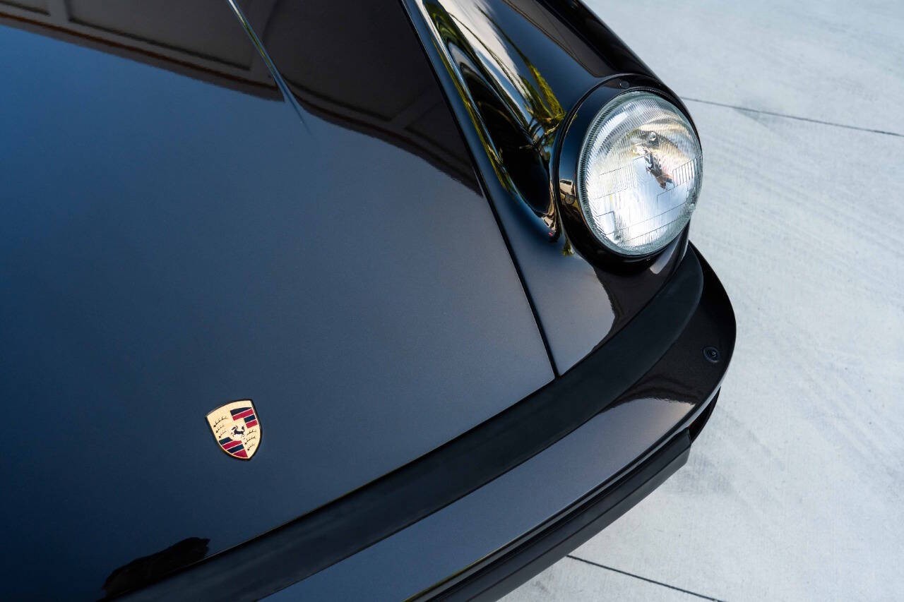 Porsche-911-1989-Coupe-21