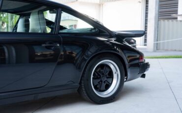Porsche-911-1989-Coupe-28