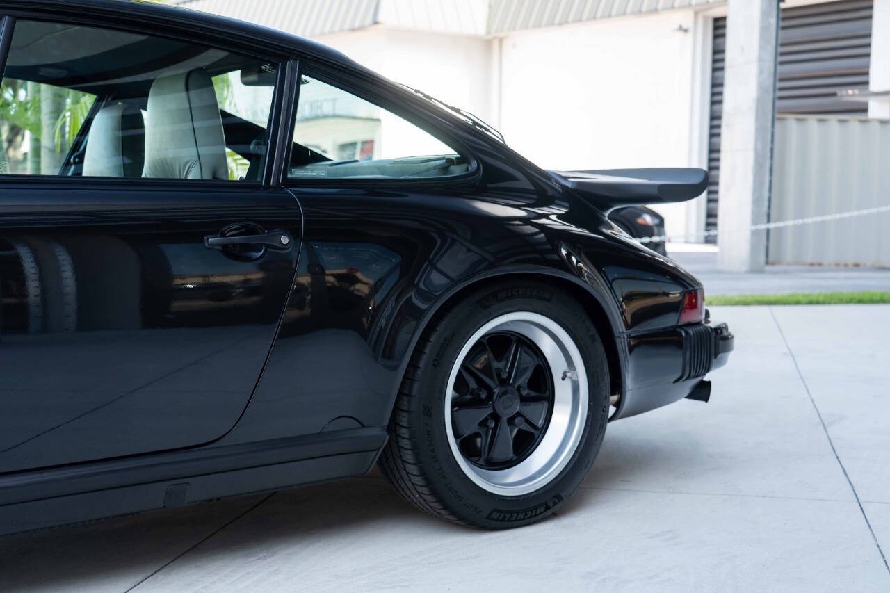 Porsche-911-1989-Coupe-28