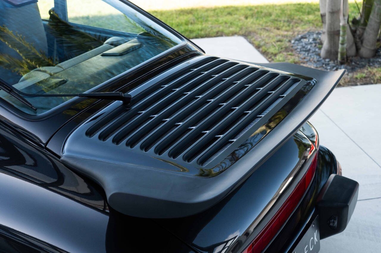 Porsche-911-1989-Coupe-30