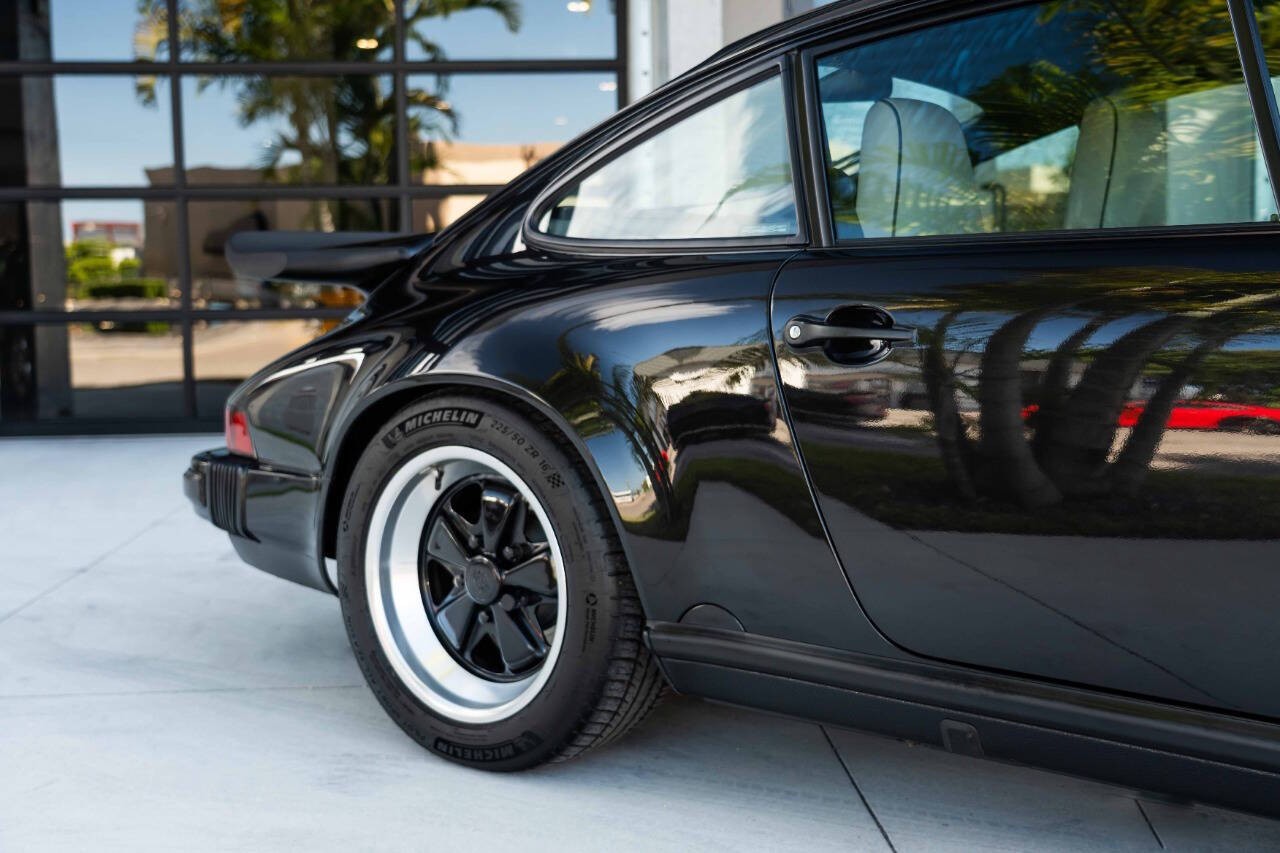 Porsche-911-1989-Coupe-33